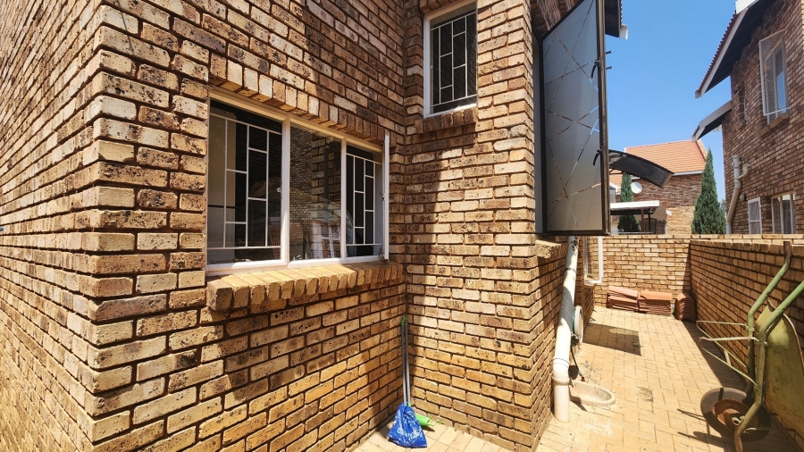 To Let 3 Bedroom Property for Rent in Baillie Park North West